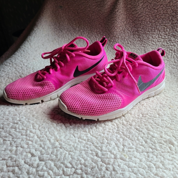Nike women's training flex essential TR size 7 - Picture 1 of 6
